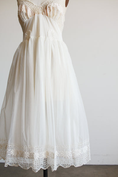 1950s Cream Nylon Lace Embroidery Slip Dress