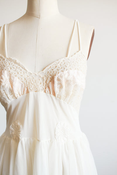 1950s Cream Nylon Lace Embroidery Slip Dress