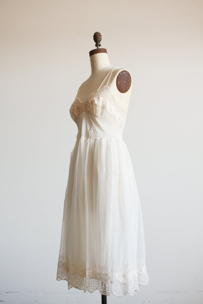 1950s Cream Nylon Lace Embroidery Slip Dress