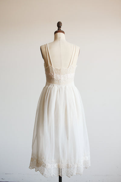1950s Cream Nylon Lace Embroidery Slip Dress