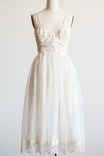 1950s Cream Nylon Lace Embroidery Slip Dress