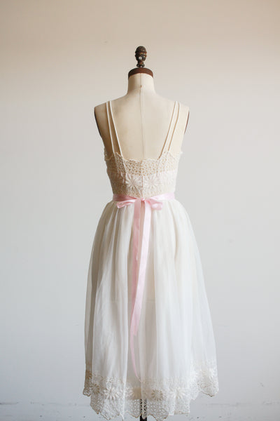 1950s Cream Nylon Lace Embroidery Slip Dress