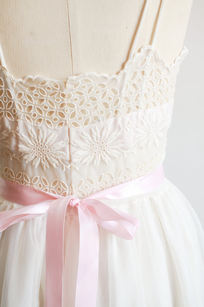 1950s Cream Nylon Lace Embroidery Slip Dress