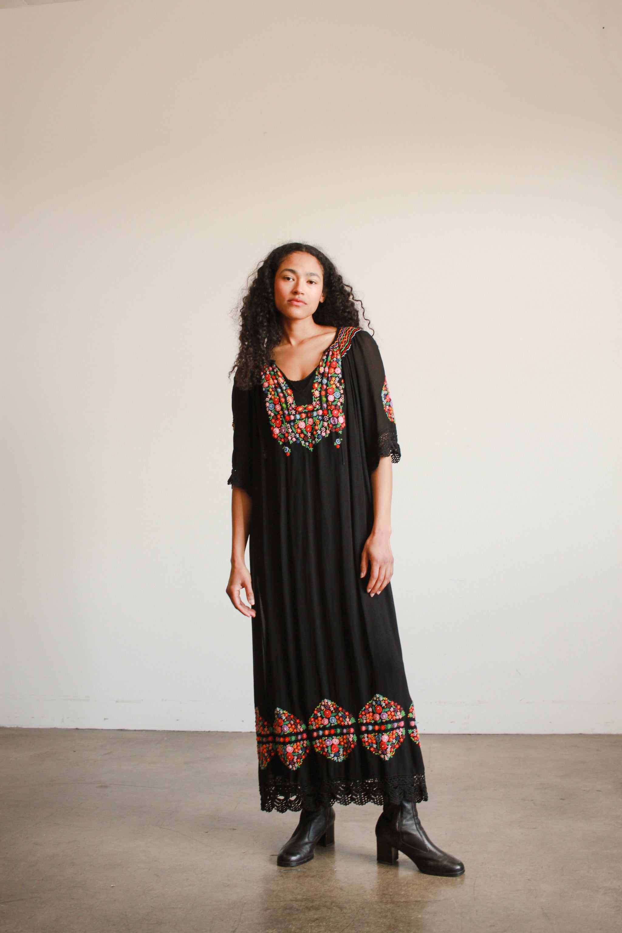 embroidered peasant dress 1940s Black Hungarian Rayon – Blossom Vintage Vanessa Bruno Cropped Belted line dry smarttag_dresses_and_jumpsuits Color:platinum shantung