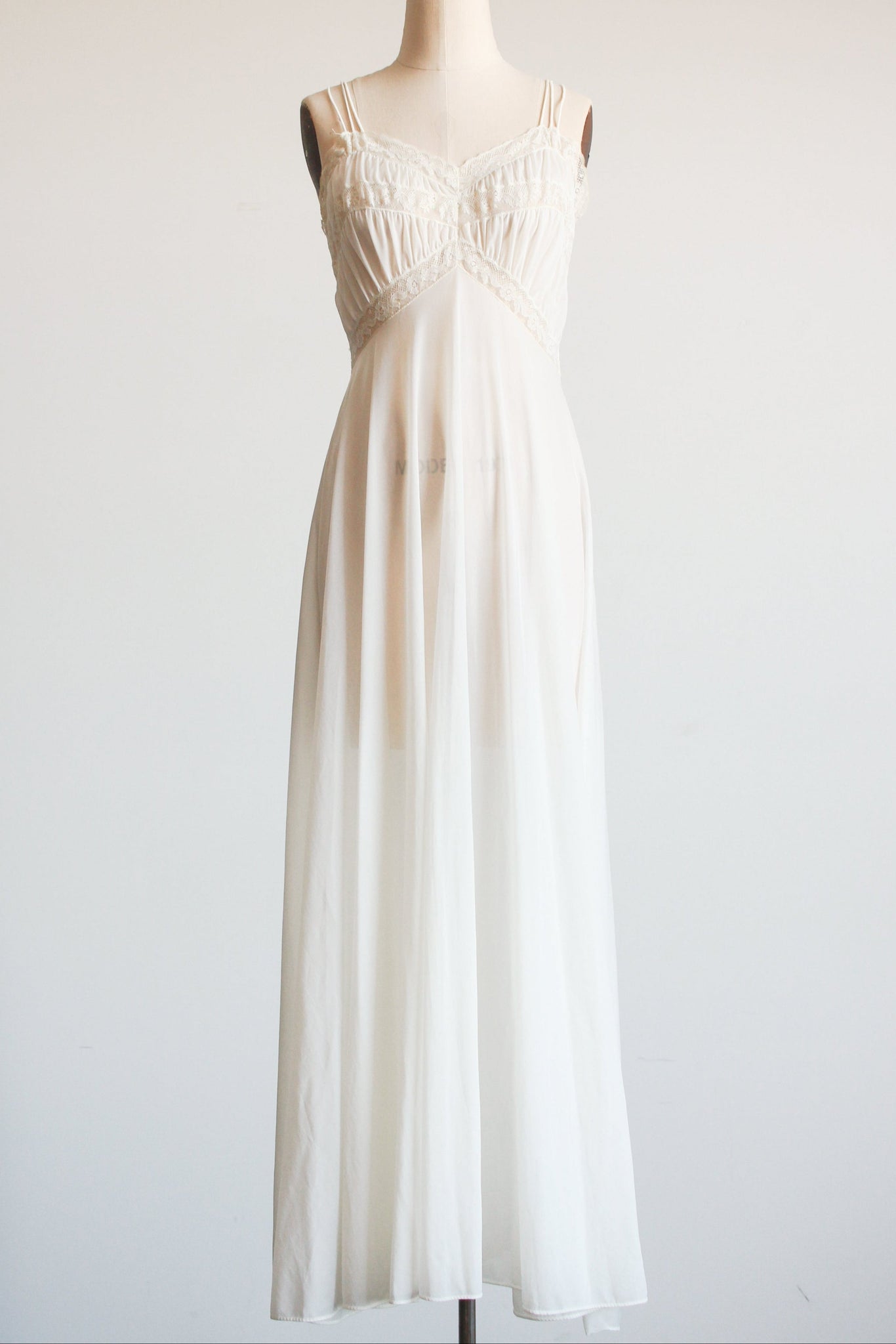 1950s Vanity Fair Cream Lace Inset Slip Dress