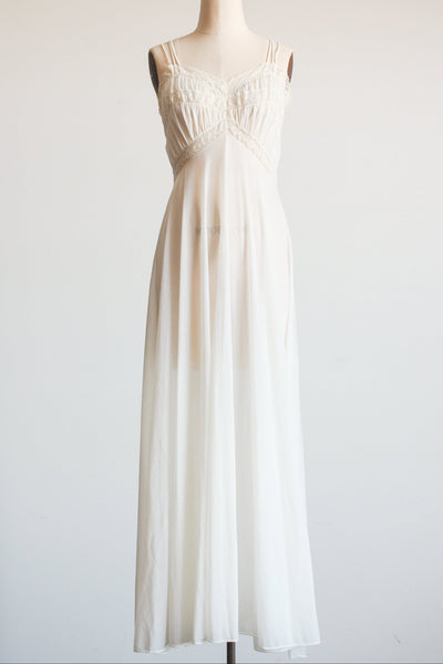 1950s Vanity Fair Cream Lace Inset Slip Dress