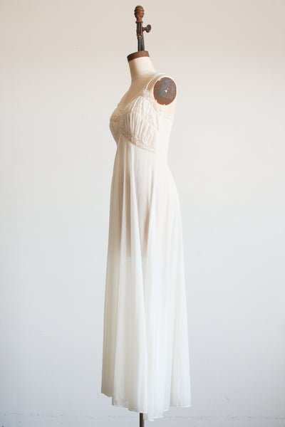 1950s Vanity Fair Cream Lace Inset Slip Dress