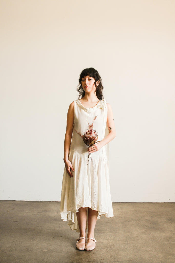 1920s White Woodgrain Taffeta Dropwaist Dress Blossom Vintage 1920s White Woodgrain Taffeta Dropwaist Dress Blossom Vintage