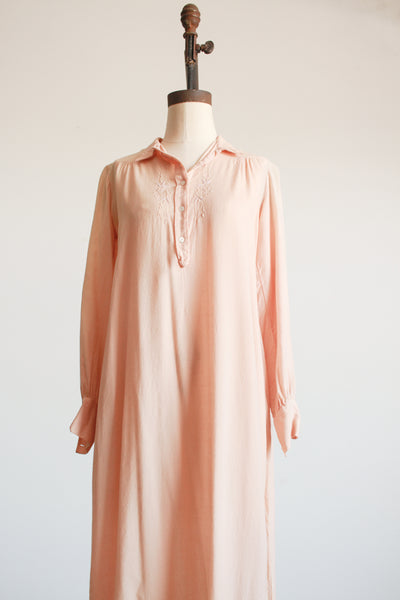 1940s Peach Wool Embroidered Nightgown