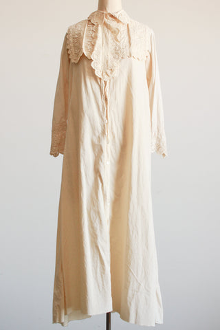 1900s Beige Cotton Lace Bib Duster Nightgown