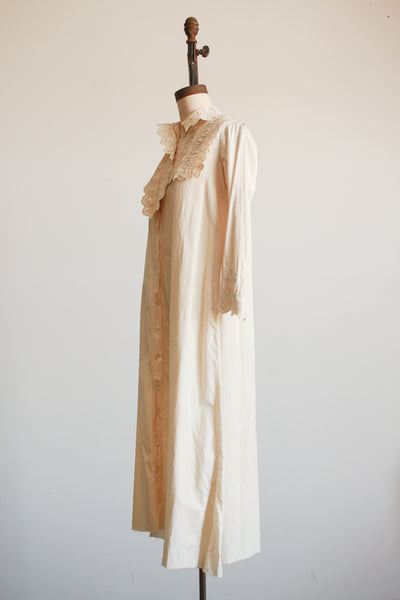 1900s Beige Cotton Lace Bib Duster Nightgown