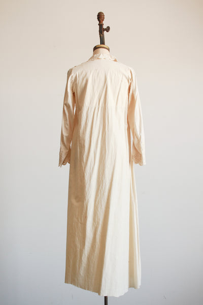 1900s Beige Cotton Lace Bib Duster Nightgown