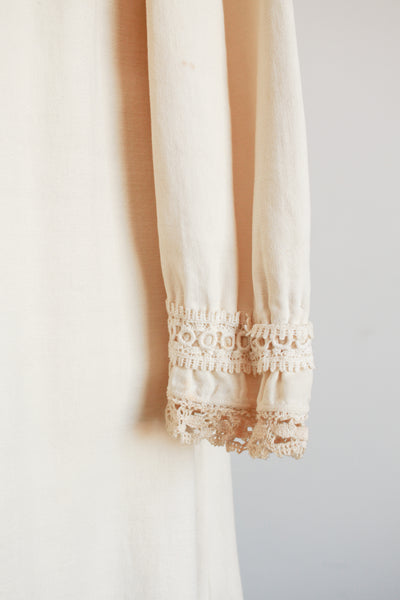 1900s Cream Cotton Crochet Collar Nightgown