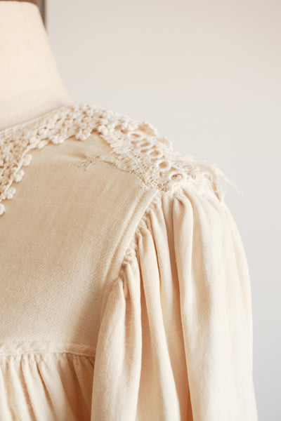 1900s Cream Cotton Crochet Collar Nightgown
