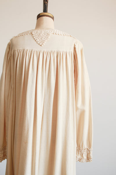1900s Cream Cotton Crochet Collar Nightgown