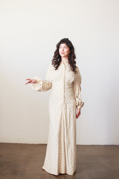 1900s Pale Yellow Cotton Floral Nightdress