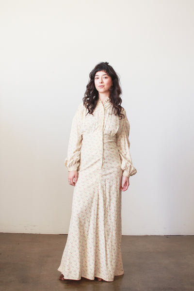 1900s Pale Yellow Cotton Floral Nightdress