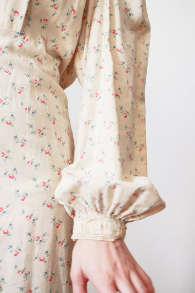 1900s Pale Yellow Cotton Floral Nightdress
