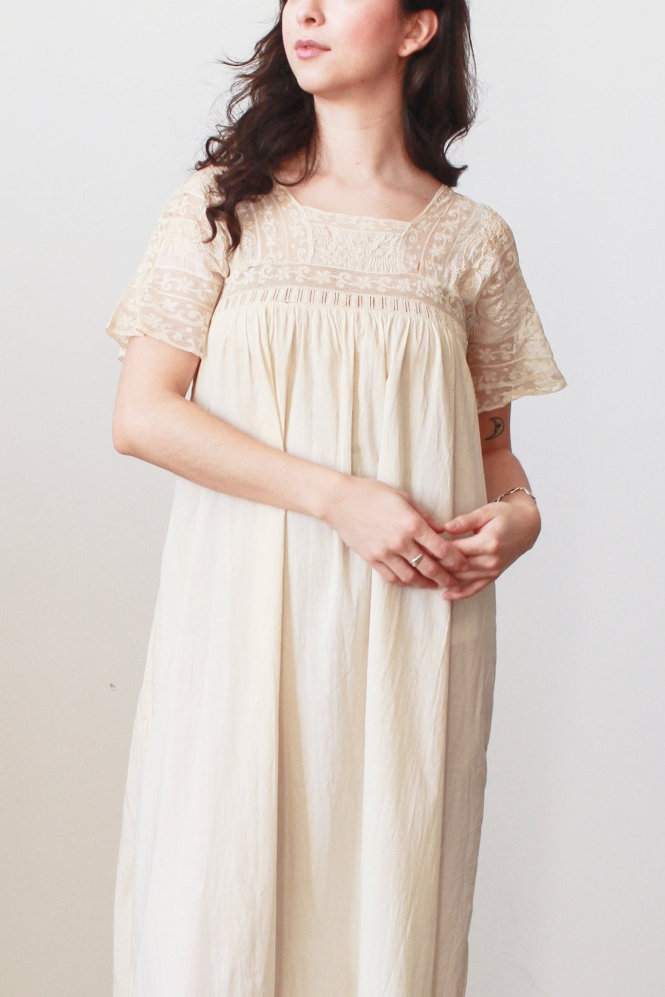 1900s Cream Lace Embroidered Cotton Nightgown