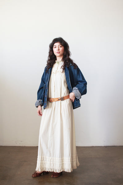 1900s Cream Cotton Lace Yoke Sleeveless Nightgown