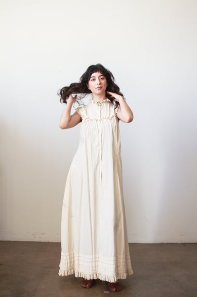 1900s Cream Cotton Lace Yoke Sleeveless Nightgown