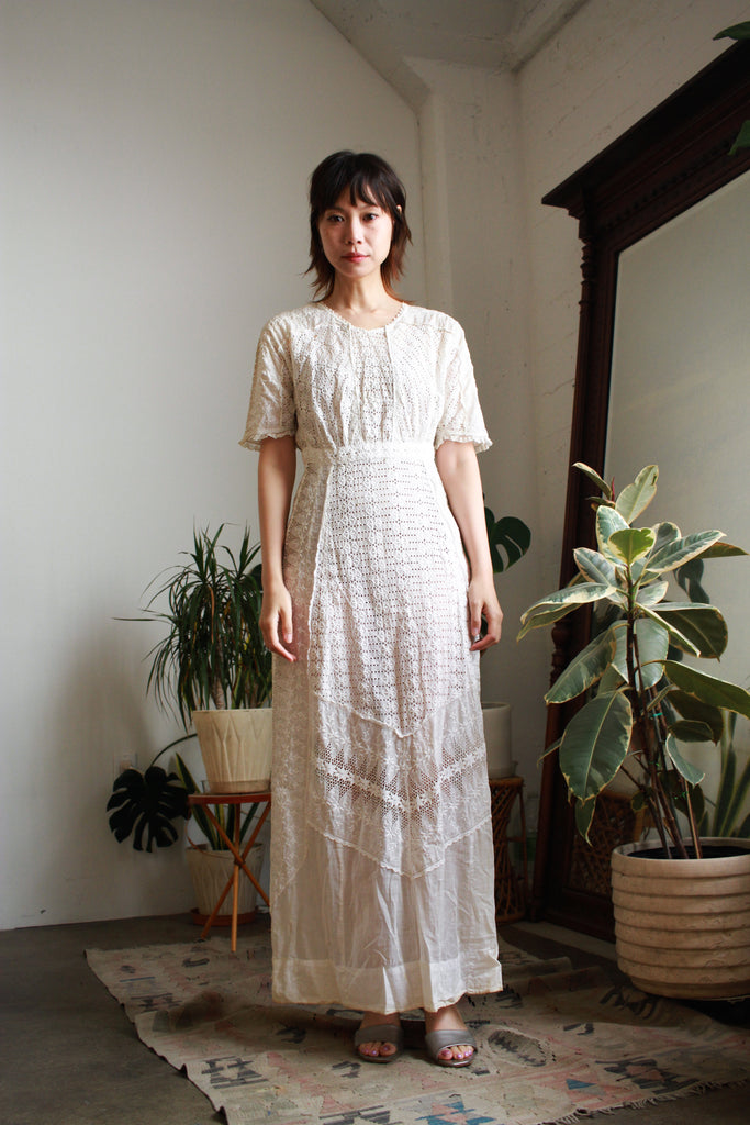 Edwardian White Eyelet Cotton Lawn Dress – Blossom Vintage