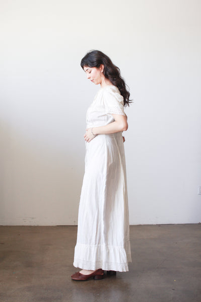 Antique Ivory Lace Trim Short Sleeve Chemise