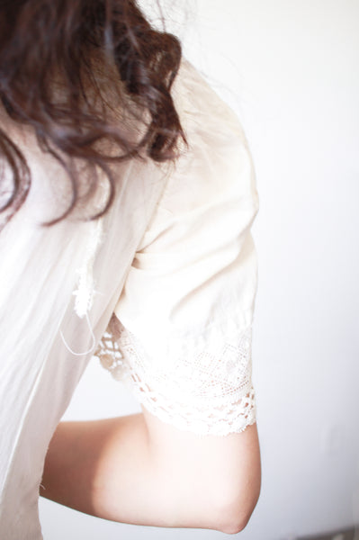 Antique Ivory Lace Trim Short Sleeve Chemise