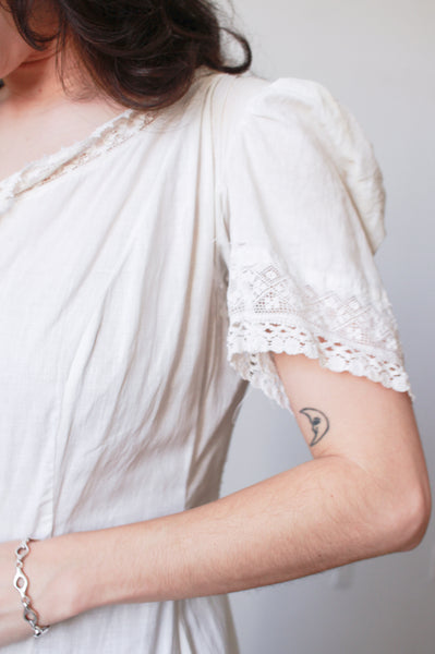 Antique Ivory Lace Trim Short Sleeve Chemise