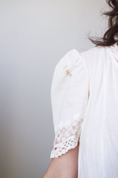 Antique Ivory Lace Trim Short Sleeve Chemise