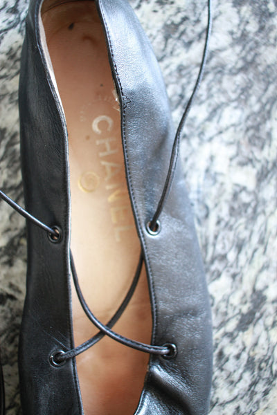 1980s Chanel Black Leather Lace Up Ballet Flats | 37