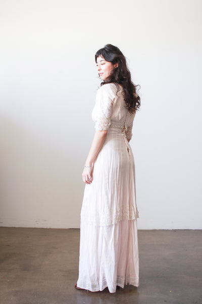 1910s Light Pink Cotton Voile Lace Trim Lawn Dress