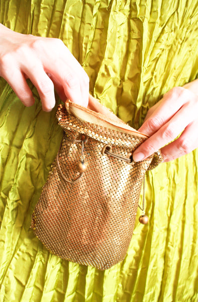 1930s Whiting & Davis Gold Metal Link Pouch