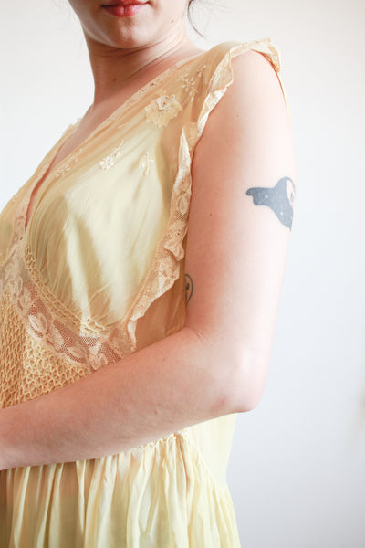 1930s Buttercream Silk Smock Sleeveless Nightgown