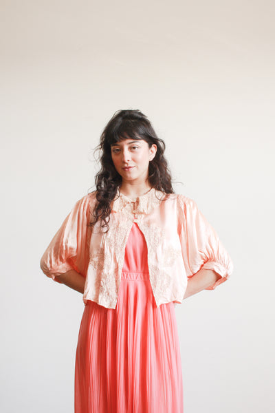 1930s Peach Silk Charmeuse Lace Smocked Puff Sleeve Bed Jacket