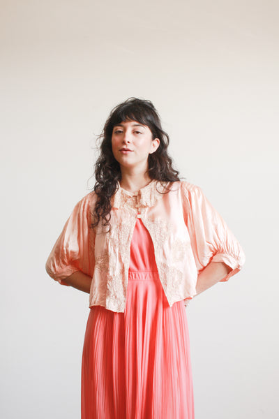 1930s Peach Silk Charmeuse Lace Smocked Puff Sleeve Bed Jacket