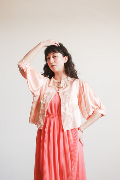 1930s Peach Silk Charmeuse Lace Smocked Puff Sleeve Bed Jacket