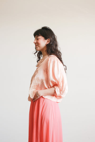 1930s Peach Silk Charmeuse Lace Smocked Puff Sleeve Bed Jacket