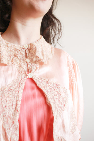 1930s Peach Silk Charmeuse Lace Smocked Puff Sleeve Bed Jacket