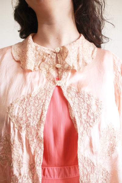1930s Peach Silk Charmeuse Lace Smocked Puff Sleeve Bed Jacket