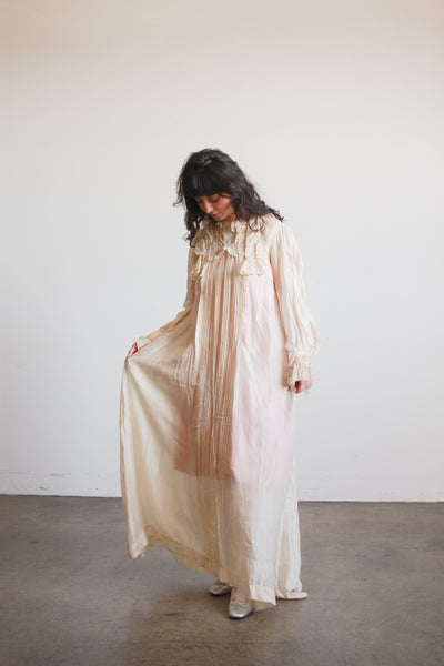 1900s Beige Tissue Silk Long Sleeve Night Gown