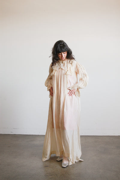 1900s Beige Tissue Silk Long Sleeve Night Gown