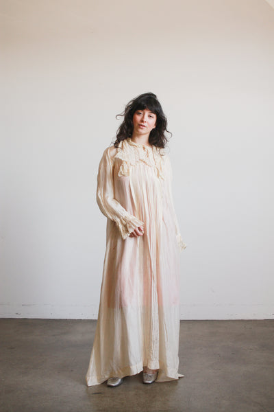 1900s Beige Tissue Silk Long Sleeve Night Gown