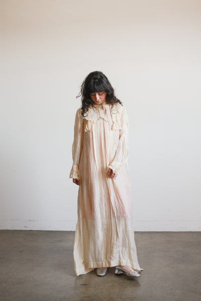 1900s Beige Tissue Silk Long Sleeve Night Gown