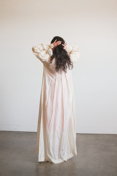 1900s Beige Tissue Silk Long Sleeve Night Gown