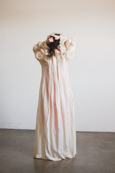 1900s Beige Tissue Silk Long Sleeve Night Gown