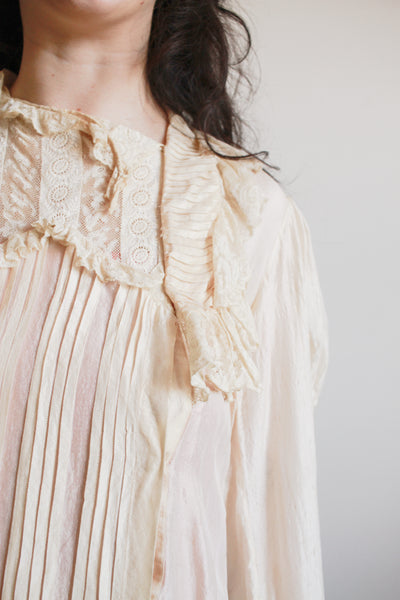 1900s Beige Tissue Silk Long Sleeve Night Gown