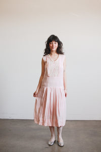 1920s Ballet Pink Silk Sleeveless Drop Waist Dress – Blossom Vintage 1920s Ballet Pink Silk Sleeveless Drop Waist Dress – Blossom Vintage