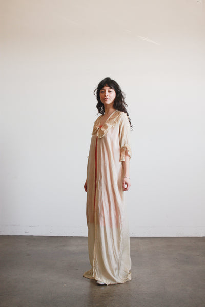 1900s Pistachio Silk Lace Collar Peignoir