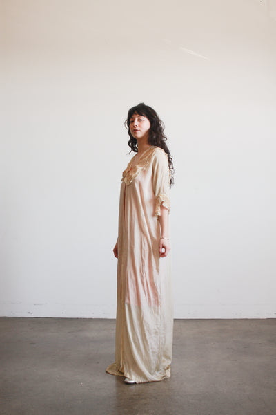 1900s Pistachio Silk Lace Collar Peignoir